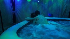 French amateur babe gets her little fuck in the spa