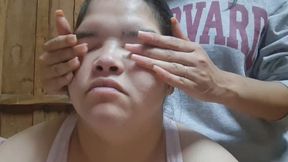 Mi amiga se obsesiona con mi cara