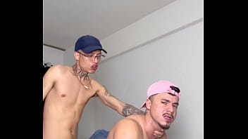 O PUTINHO J&Aacute_ VEIO COM A CUECA ABERTA ATR&Aacute_S PRA FICAR MAIS F&Aacute_CIL DE LEVAR NO CUZ&Atilde_O