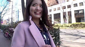 【SSS級美女】20歳【性格良すぎ】映画館の受付あずさちゃん参上！可愛い過ぎる彼女の応募理由は『私のエッチ見て興奮してくれると嬉しいかなって&hellip_』人に感動を与える映画が好きで、自分も人に感動を与えたくなった！？でAV出演！【着痩せ隠れ巨乳】Eカップ！【乳首コリコリ】大好き！【清純美女】なのにチ○ポ好きで【バキュームフェラ】デカチン挿入されて感じまくるが相手を気遣い『私のマ○コ気持ちイイですか&hellip_？』そんな顔してそんなこと言う！？全てが奇跡的な【圧倒的超絶美女】https://bit