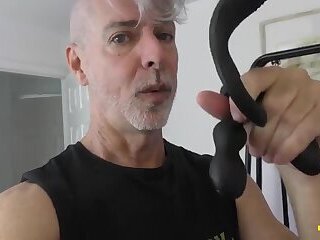 Huge Sex Machine Wrecks Daddys Bum