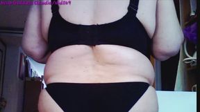 Ncup Goddess Posing her Massive Boobs (part 3) with oil
