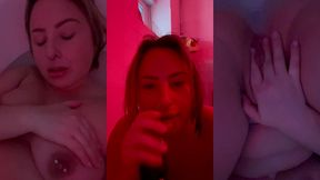 session fellation sur gode black dans ma baignoire et masturbation