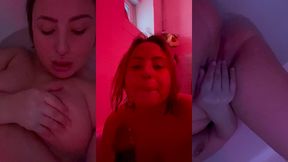 session fellation sur gode black dans ma baignoire et masturbation