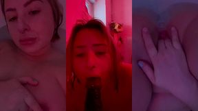 session fellation sur gode black dans ma baignoire et masturbation