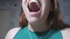 I brush my yellow teeth, look at my teeth and my tongue