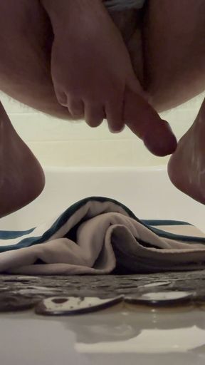 Amateur Pee Love The Warm Feeling   Clip 1