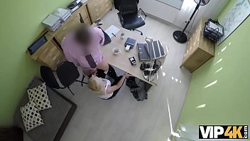 VIP4K. La blonde ange Katy Rose passe volontiers le sale casting de son gestionnaire de cr&eacute_dit