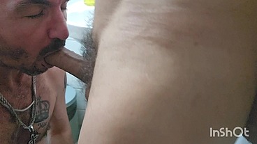 Fazendo um troca troca com o segurançaq