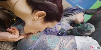 Anuskatzz and Miss Flora get their strapon-clad bodies drilled in wild threesome