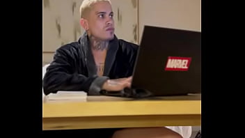 ME AJUDA NO TRABALHO
