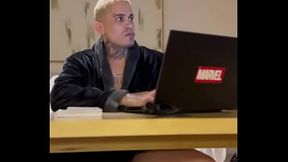 ME AJUDA NO TRABALHO