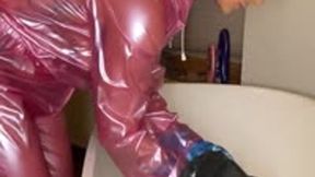 Missy‘s latex laundry