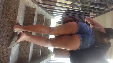 Fudendo a delícia na minha casa ela chupa como ninguém