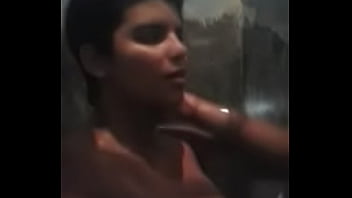 Cleydiane se Masturbando no Banheiro part 2