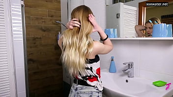 New girl Irka Davalka masturbates in shower