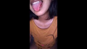 Indian Desi Girl Touch Her Tits and Show Pussy Masturbating