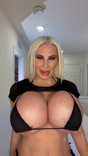 Stripping out of my sexy black
Bikini thighs leggings