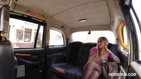 Horny blonde wants to fuck with the driver