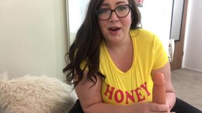 Busty BBW edges you in a tight top