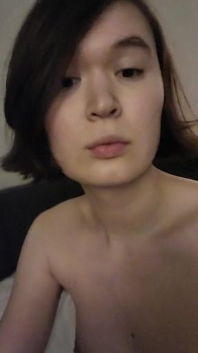 Hot Trans Girl Shows off Her Body