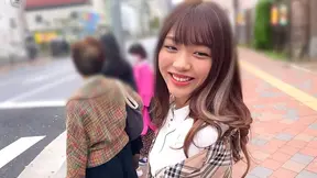 Seductive Store Clerk Cheats With Stranger's Raw Dick Amidst Busy Shift Hours