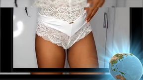 que gostoso a pequena da minha nova namorada me chupanu debaicho da mesa