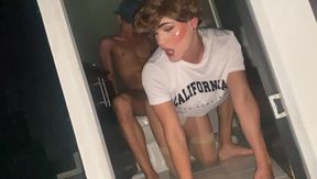 Femboy Play In The Bathroom And Gets Fucked By The Guy He Met On Grindr