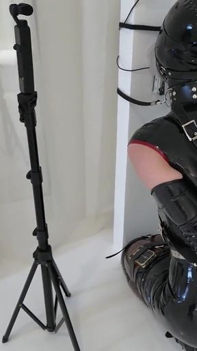 Mz33 - Latex Single Glove Restraint for Kneeling Training