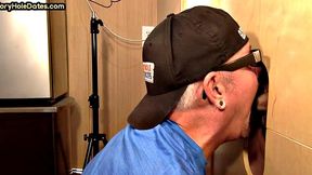 Gloryhole DILF deepthroats in amateur closeup 4 facial