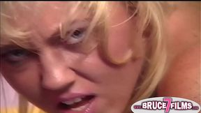 Curvy blondes in retro girl-on-girl 3-way
