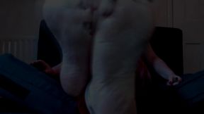 WRINKLED SOLE JERK OFF