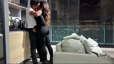 Personal pirocudo, fode vizinha casada enquanto corno s&oacute_ fica na punheta. Pauzudo brasileiro, encontra hotwife na academia e fode a safada na frente do marido corno manso.