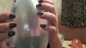 Long black nails and balloons MP4(1280*720)HD