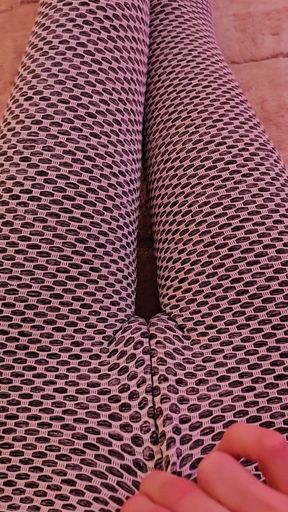 Sporty Leggings Pussy Play - Dutch Girl Teases and Fingers Her Wet Pussy in Tight Gym Leggings (dutch)