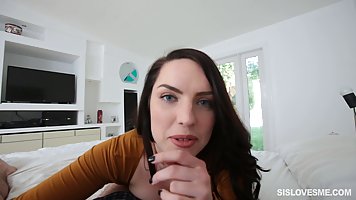 Raven Reign is always in the mood to suck dick and to get cum, on her face