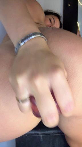 Amateur babe shares her homemade onlyfan content
