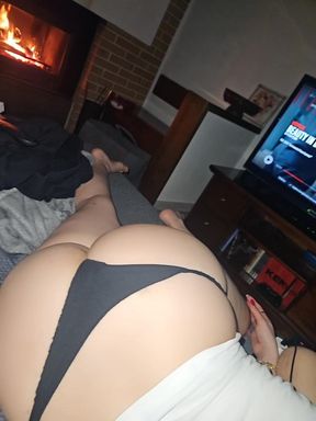 Hotblondygirl netflix and chill turns into rough sex