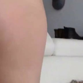 Stepsister comes Without Panties and Shows Ass