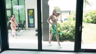 Hot Step Mom Gets Naked Before Moving in - Alexa Payne