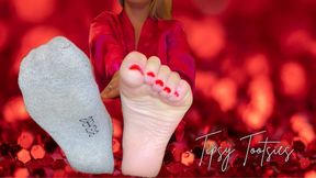 Socks Off & Soft Soles Rub Down Silky Pink Robe Night Wind Down