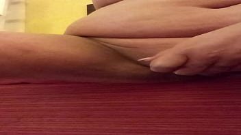 Tskatieklark strokes and bust a huge load for a fan!