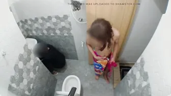 Twink seduces and jerks off the plumber in bathroom