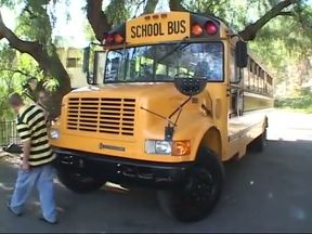 Bus anal ride