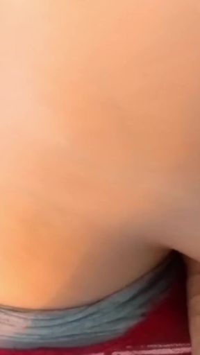 I Love the Feeling of Warm Cum in My Yoga Pants! but What Will My Trainer Say?