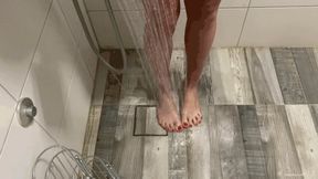 WASHING OUR MUDDY DIRTY FEET - MP4 Mobile Version