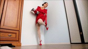 Professional teacher sprained her leg WMV