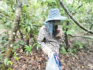 Amateur Thai villagers have sex in the forest public 4K eighteen+