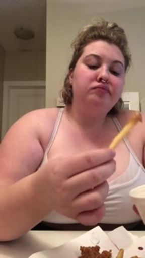 SEXY BBW EATS A LOT OF GREASY FRIED CHICKEN