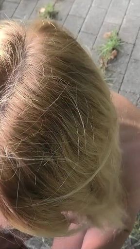 Wtf!! Fuckdate in the Middle of the Main Road!!